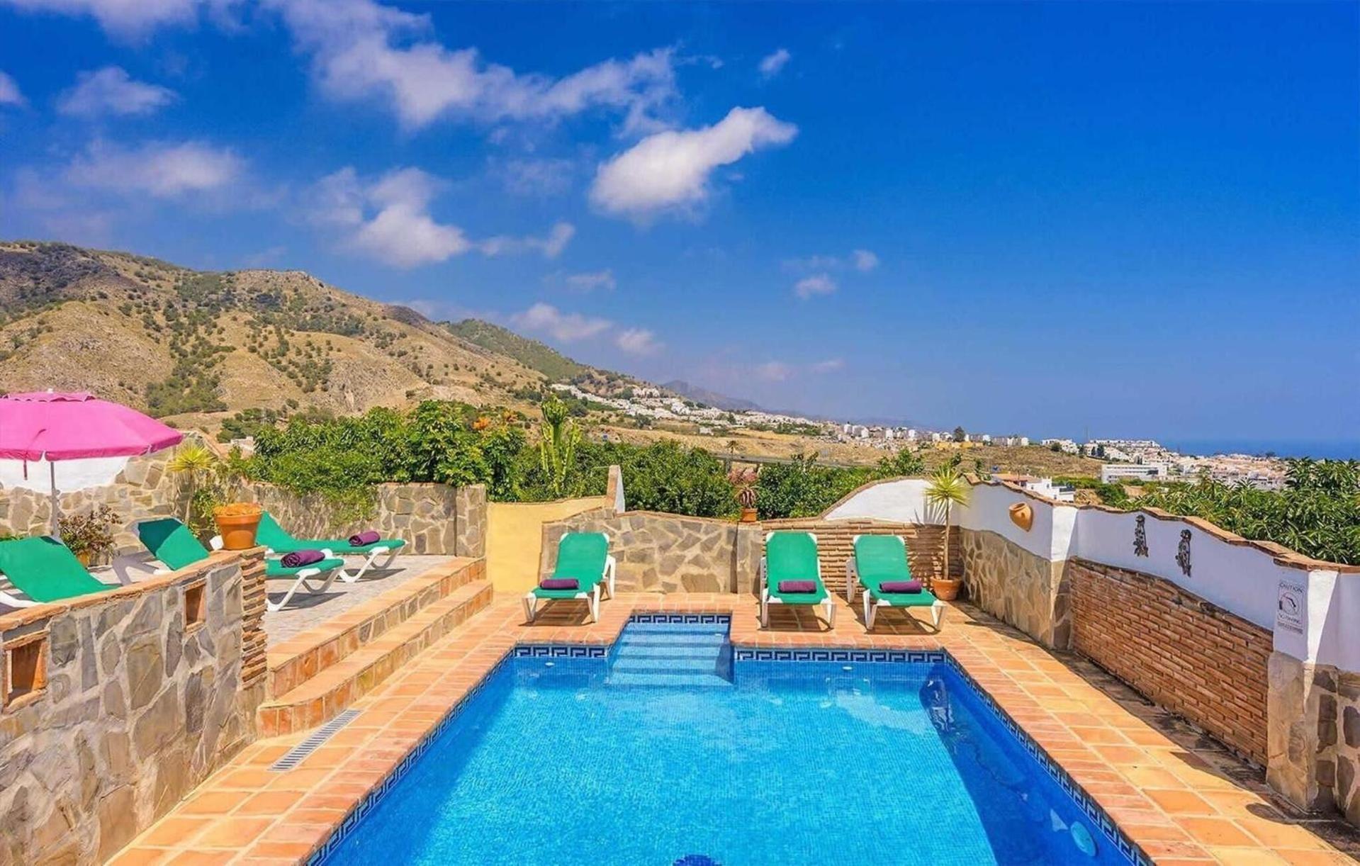 Mit Privatpool Fuer 6 Personen Ca 140 Qm In Nerja, Andalusien Costa Del Sol Holiday home