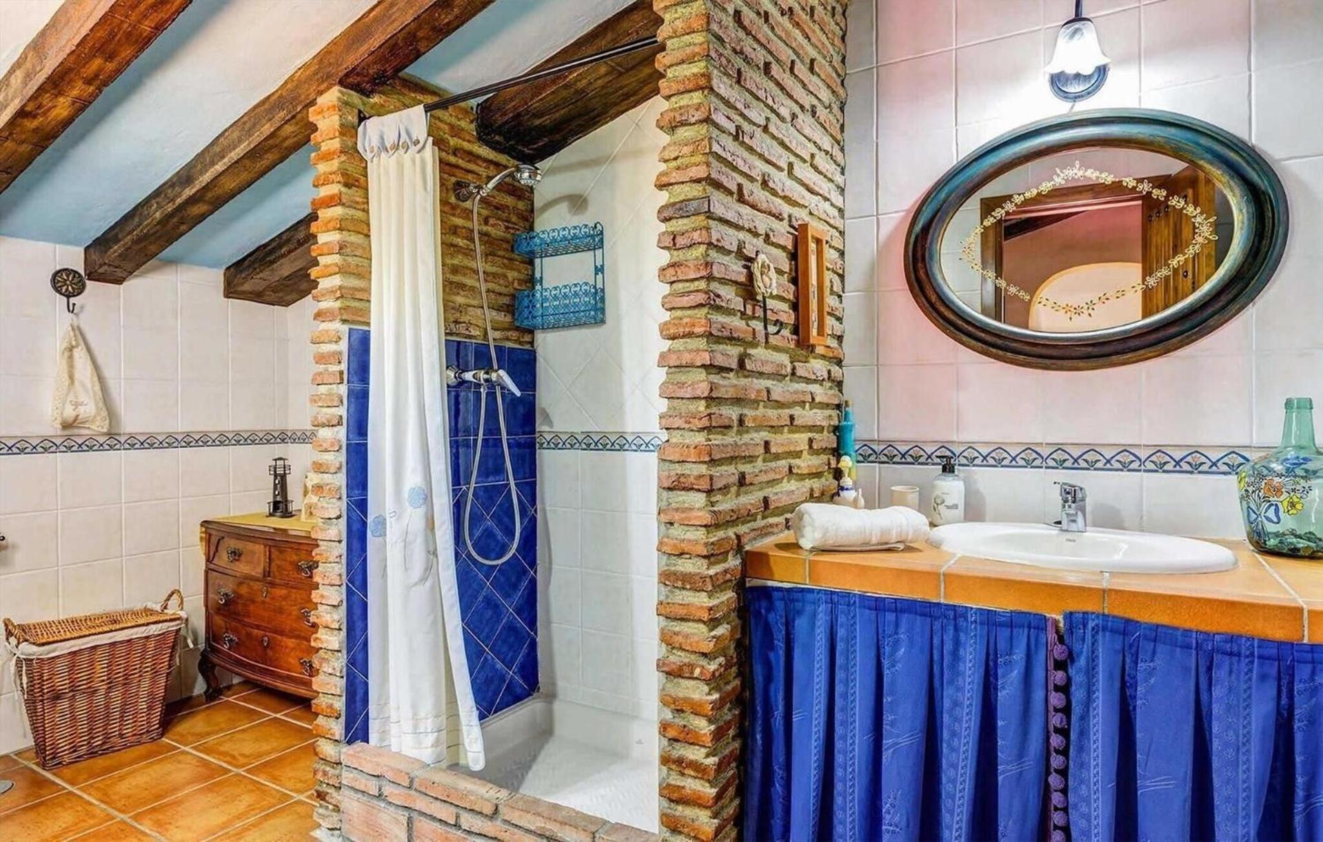 Mit Privatpool Fuer 6 Personen Ca 140 Qm In Nerja, Andalusien Costa Del Sol Holiday home
