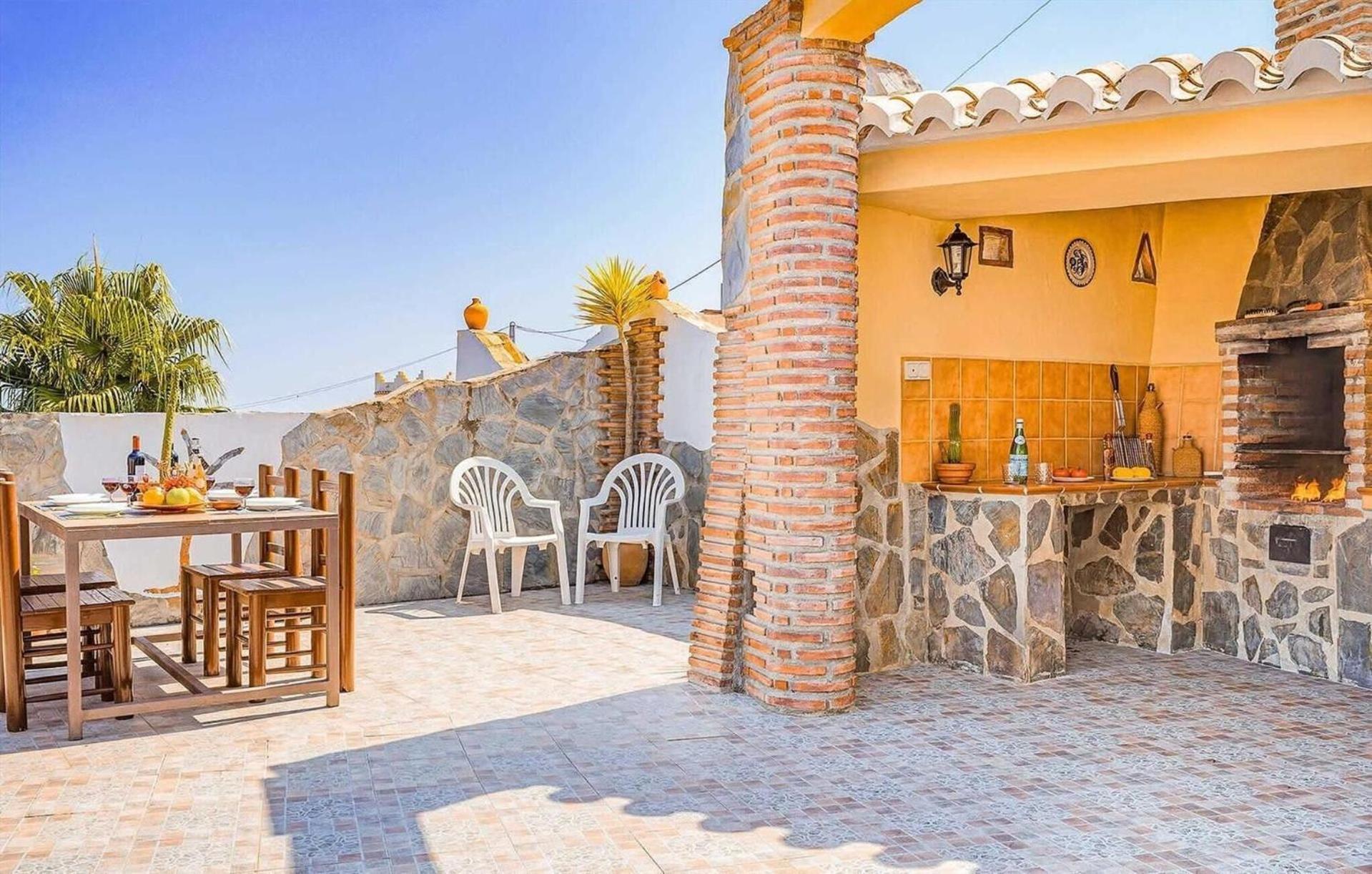 Mit Privatpool Fuer 6 Personen Ca 140 Qm In Nerja, Andalusien Costa Del Sol Nerja