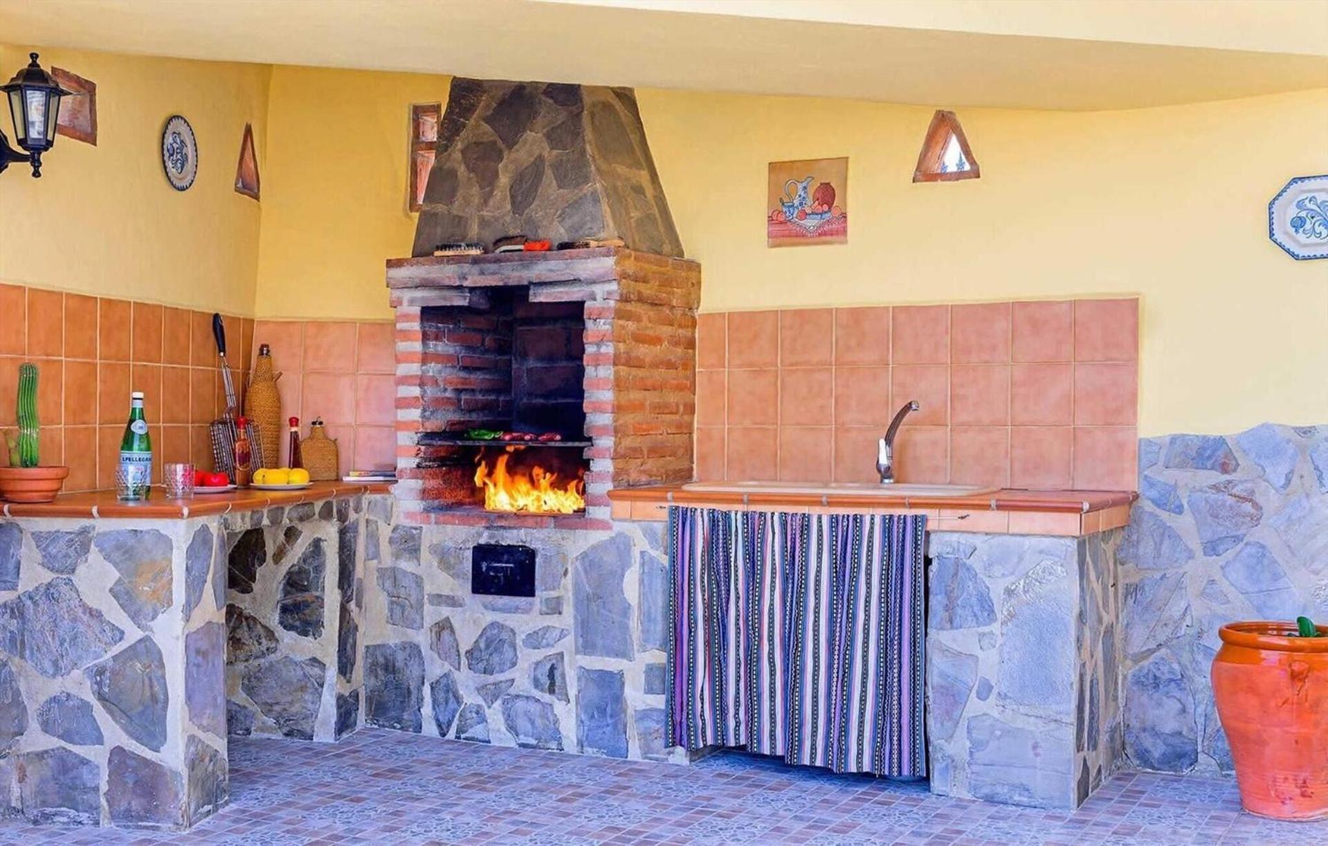Mit Privatpool Fuer 6 Personen Ca 140 Qm In Nerja, Andalusien Costa Del Sol Holiday home Nerja