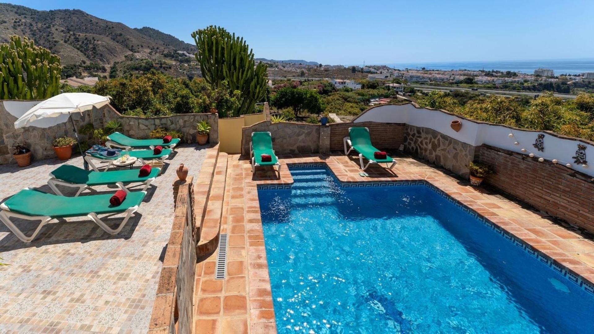 Holiday home Mit Privatpool Fuer 6 Personen Ca 140 Qm In Nerja, Andalusien Costa Del Sol *